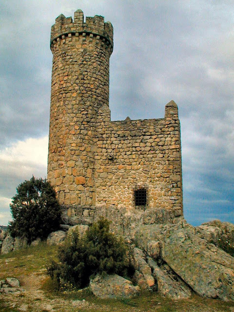 Restos do castelo de Torrelodones, Espanha.