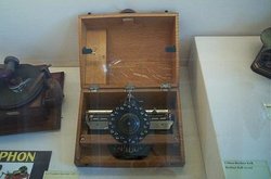 Uma máquina de escrever de índice com um teclado circular é um de muitos projetos de primeiros máquinas de escrever que não se tornou amplamente adotado. 