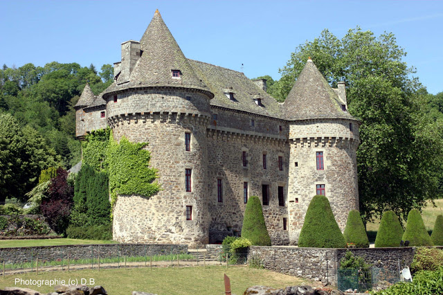 Castelo de Auzers, Cantal, França.