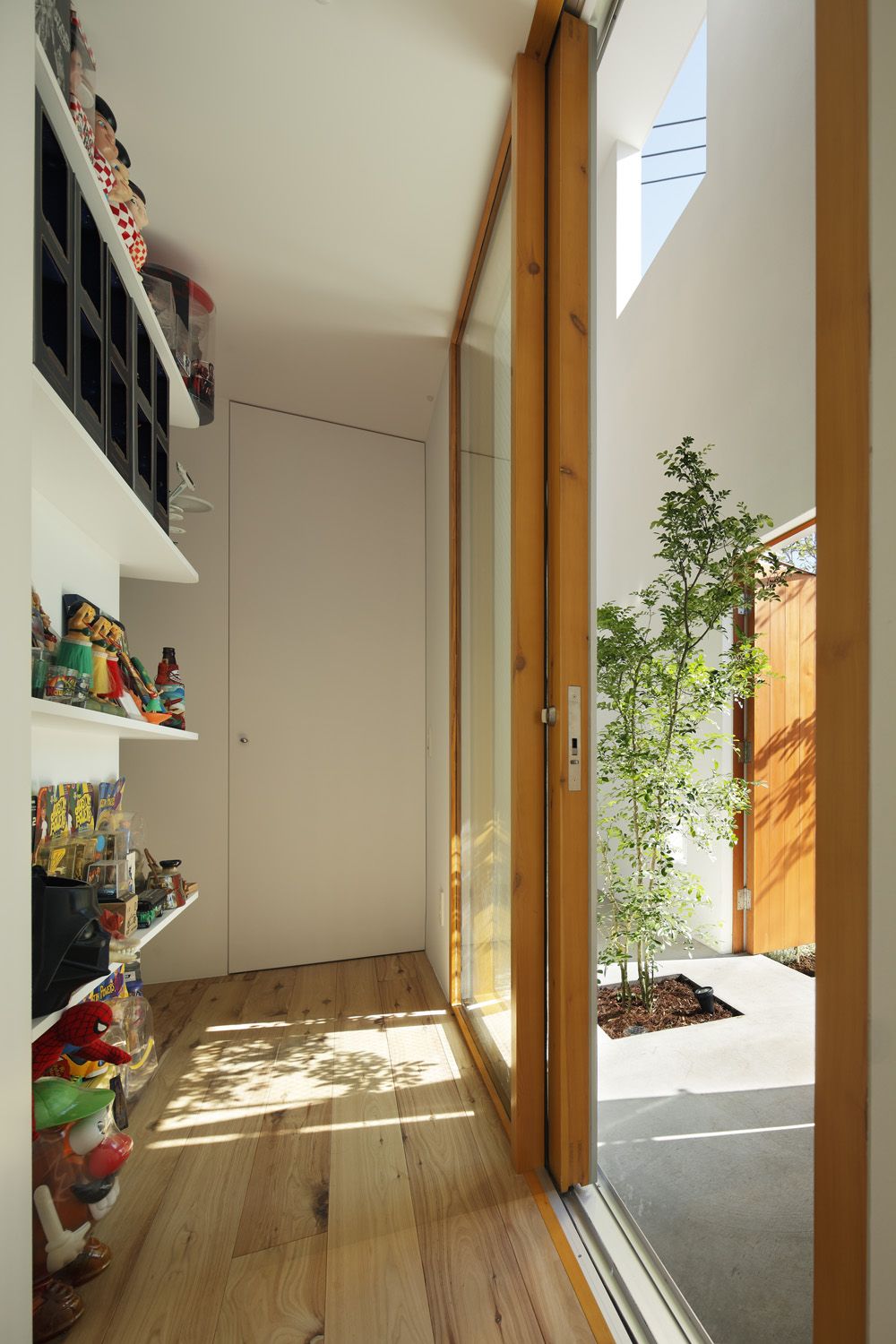 Casa by Takeshi Hosaka Architects