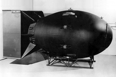 A bomba atómica designada por "Fat Man", que foi lançada sobre a cidade de Nagasaki