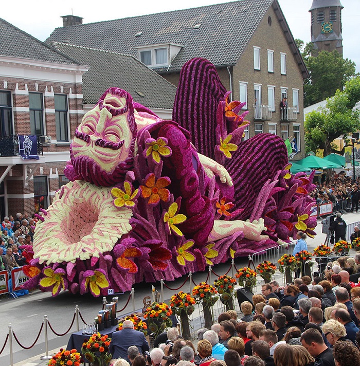 Esculturas Gigantes De Flores