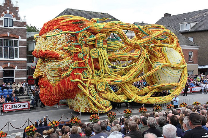 Esculturas Gigantes De Flores