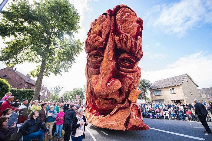 Esculturas Gigantes De Flores