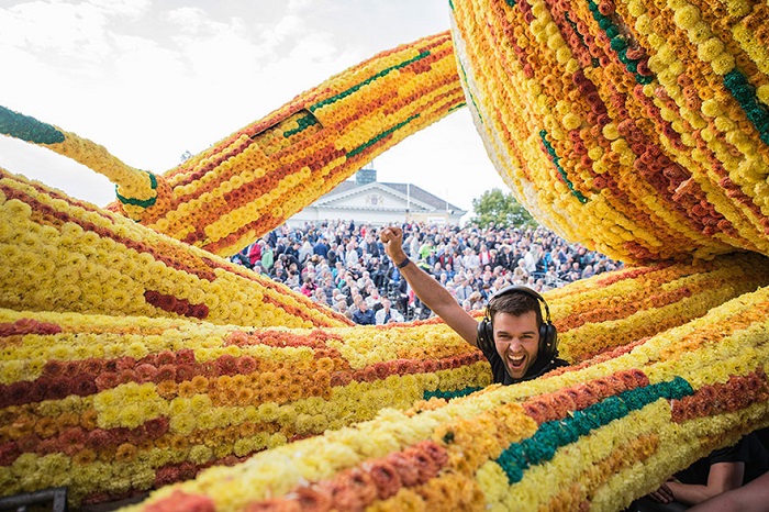 Esculturas Gigantes De Flores