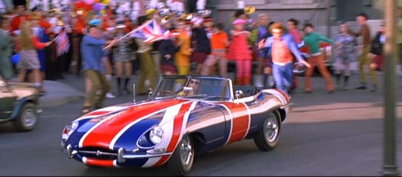 1961_Jaguar_E-Type_in_Austin_Powers_International_Man_of_Mystery_1997