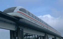 Trem maglev Transrapid na pista de teste em, Alemanha.