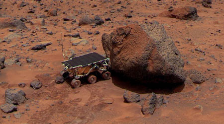 Imagem do rover Sojourner em solo de Marte, durante a missão Pathfinder