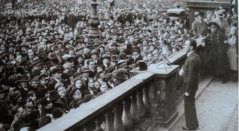 Joseph Goebbels fala num grande comício em Berlim sobre o boicote anti-judeu / Bundesarchiv - Berlin